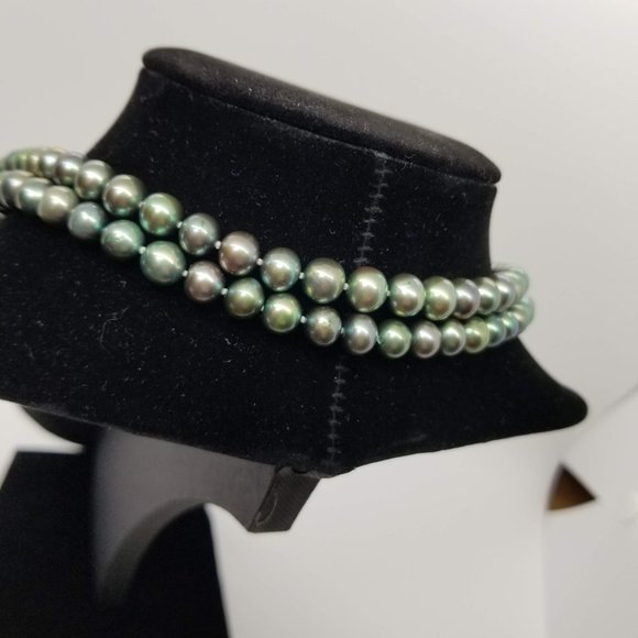 Pearl Necklace - Picture 10 of 10